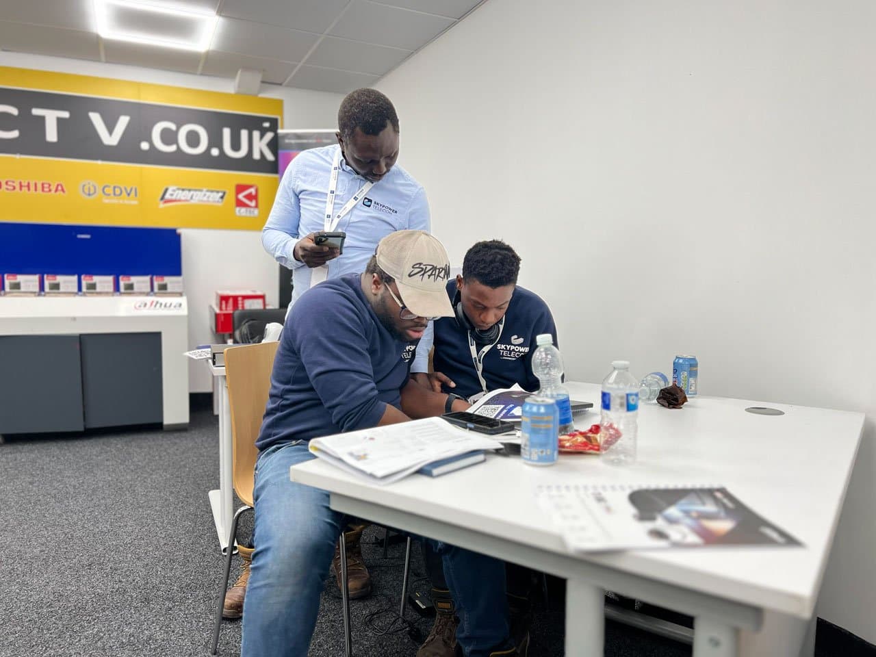 Trainer giving one-to-one guidance